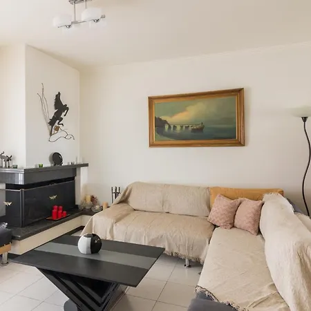 Comfy 2 Bedroom With Balcony Apartment