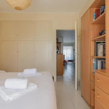 Comfy 2 Bedroom With Balcony