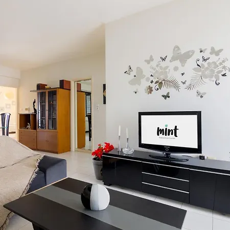 Comfy 2 Bedroom With Balcony *